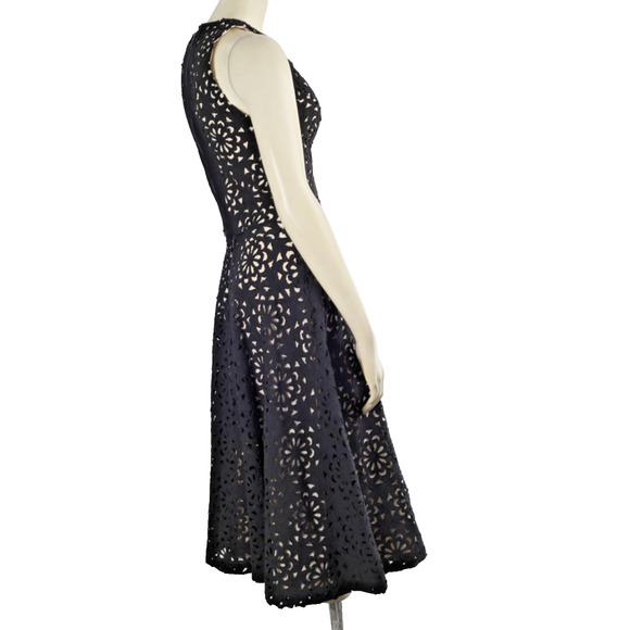 Alice + Olivia Viviana Black Floral Laser Cut 2pc Set Top 4 Skirt 2 Suit - Picture 2 of 12